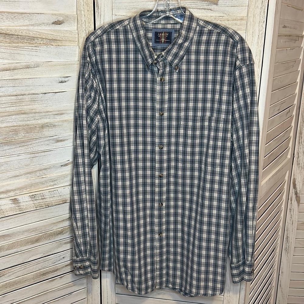 Arrow Plaid Long Sleeve Button Down Shirt